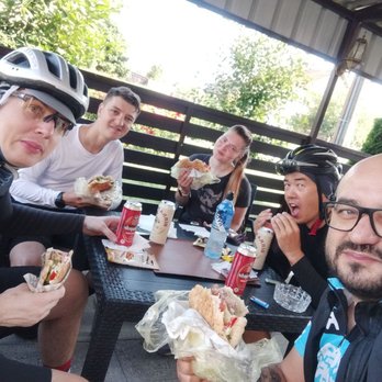 Лучшая плескавица в Челарево