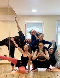 йога в зале